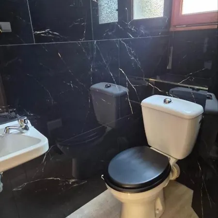 Standing De 88 M2, Grand Jardin, Wifi, Clim, Netflix, La Suzanna * Hyères