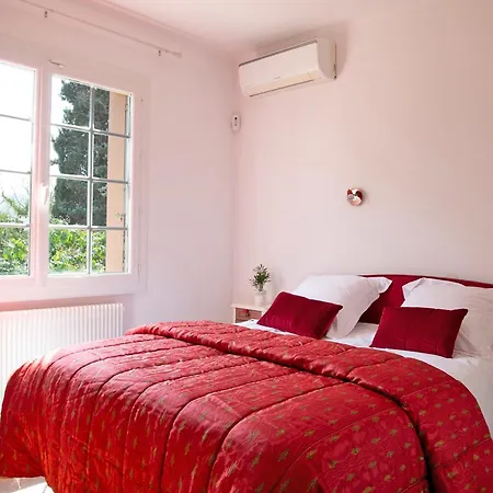 Standing De 88 M2, Grand Jardin, Wifi, Clim, Netflix, La Suzanna Будинок відпочинку