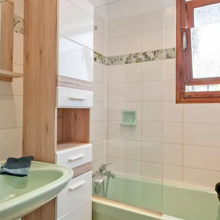 בית נופש Standing De 88 M2, Grand Jardin, Wifi, Clim, Netflix, La Suzanna