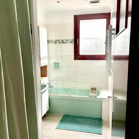 Standing De 88 M2, Grand Jardin, Wifi, Clim, Netflix, La Suzanna Будинок відпочинку