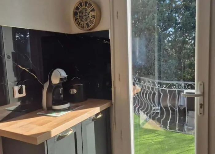 Holiday home Standing De 88 M2, Grand Jardin, Wifi, Clim, Netflix, La Suzanna